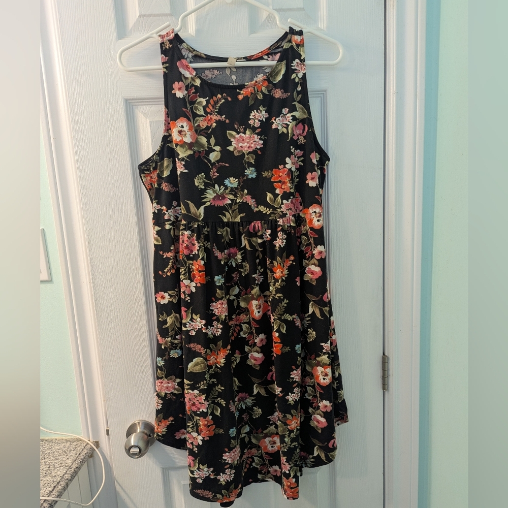 Floral Dress - Picture 2 of 6